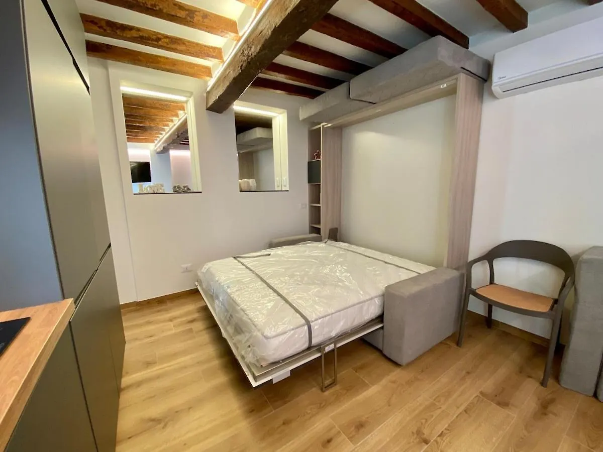 Zenone Monolocale Reggio Emilia Historic Center Lägenhet Italien