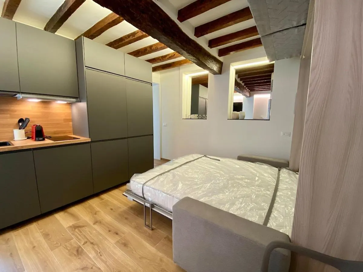 Zenone Monolocale Reggio Emilia Historic Center Lägenhet